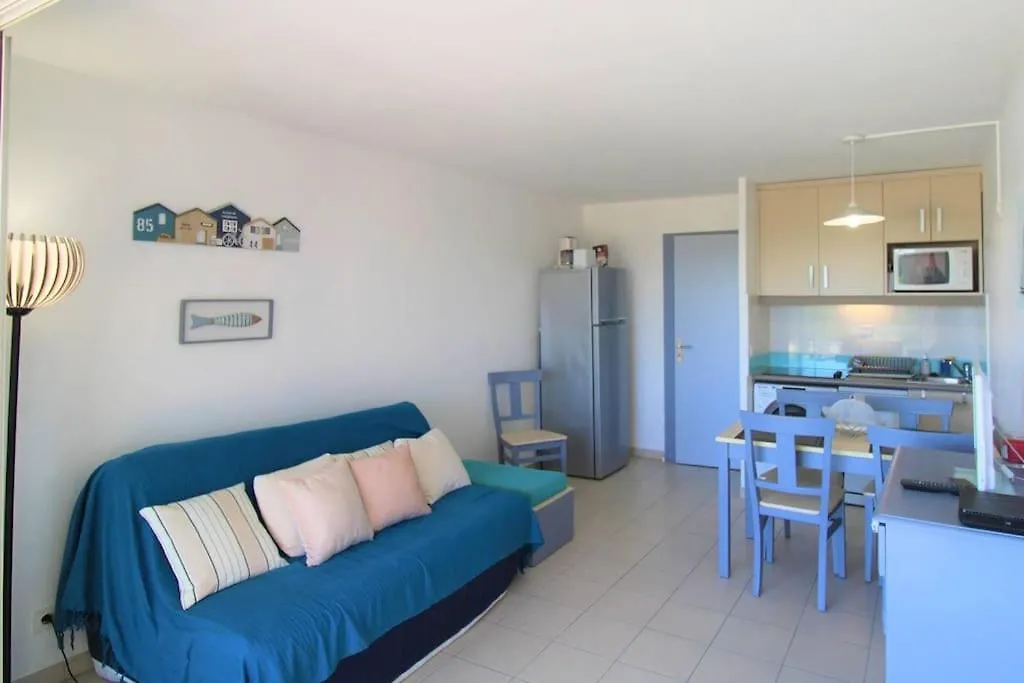 Gasmic - Appartement Pour 4 Personnes Avec Piscine Et Acces Direct A La Plage Situe Aux Marines De גאסה